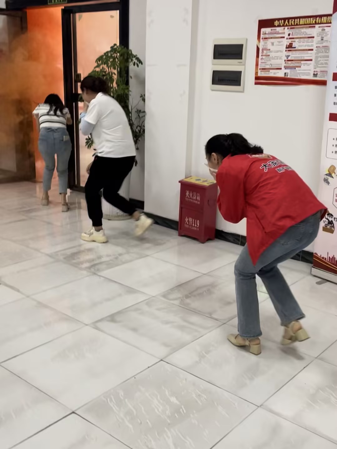大家消防培训图片2.jpg